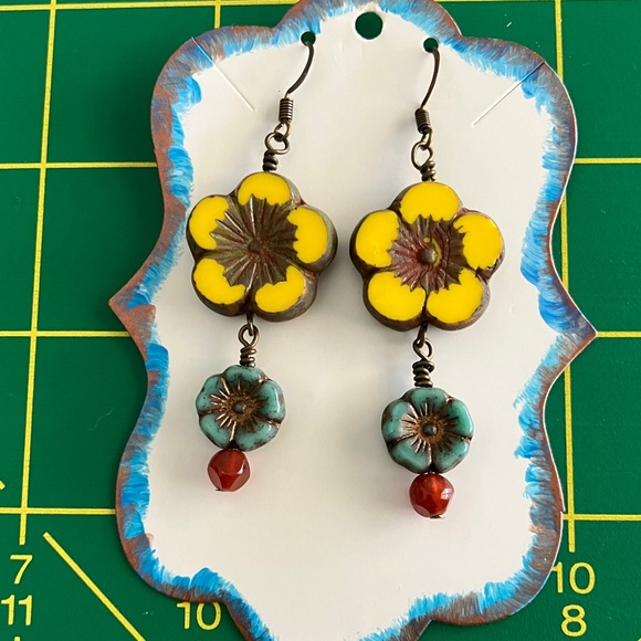 Handmade Jewelry - Charming Floral Earrings in Yellow and Turquoise NWOT